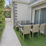 Oasis Near The And Tourist Area * Paphos