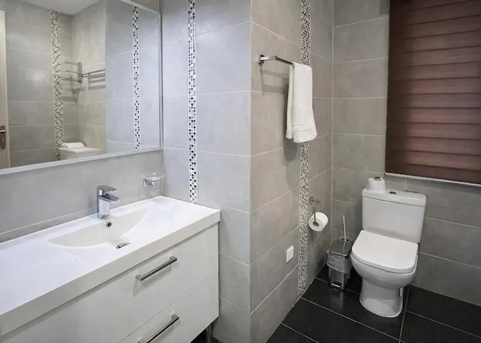 Oasis Near The And Tourist Area * Paphos