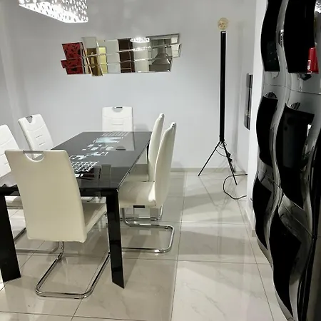 Oasis Near The And Tourist Area Case de vacanță