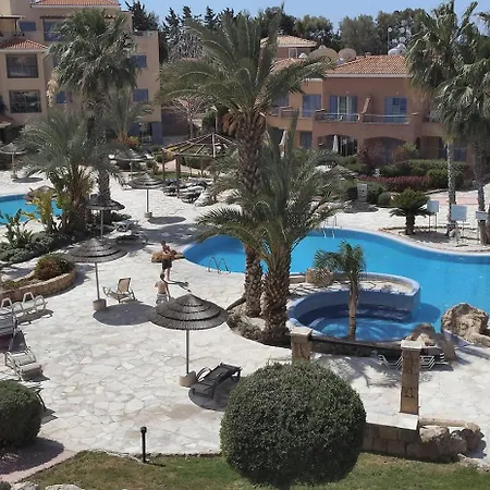 Nyaraló Oasis Near The And Tourist Area Paphos