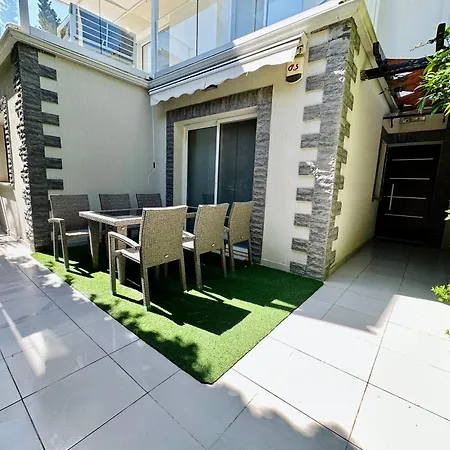 Oasis Near The And Tourist Area * Paphos