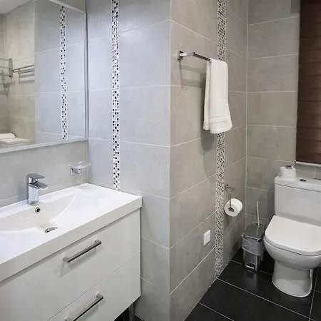 Oasis Near The And Tourist Area * Paphos