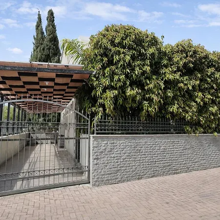 Case de vacanță Oasis Near The And Tourist Area *